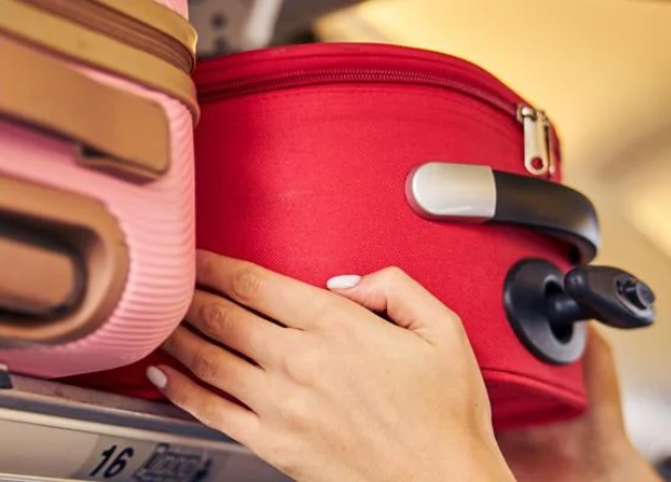 sustainable travel, luggage, travelling light